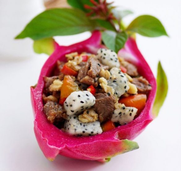 BEEF FILLETS WITH DRAGON FRUITS & CELERY Learn to Wok